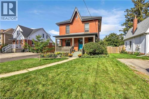 17 Alexander Avenue, Paris, ON 