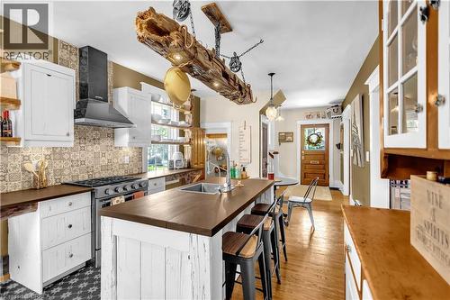 17 Alexander Avenue, Paris, ON 