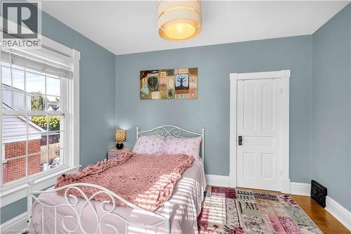 17 Alexander Avenue, Paris, ON 