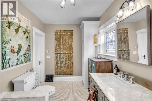 17 Alexander Avenue, Paris, ON 