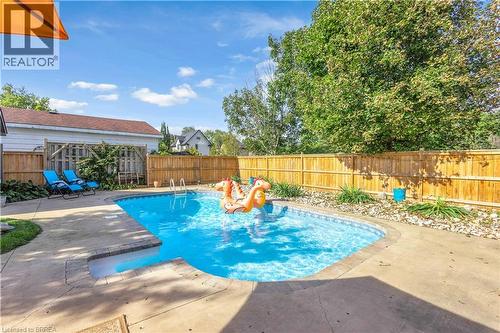 17 Alexander Avenue, Paris, ON 