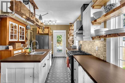 17 Alexander Avenue, Paris, ON 