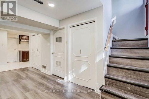 32 Lauralynn Crescent, Toronto, ON 