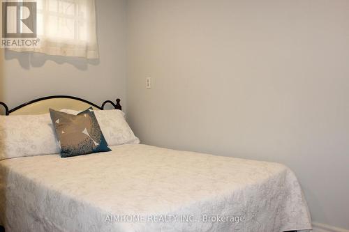 32 Lauralynn Crescent, Toronto, ON 