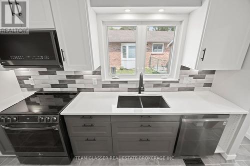 6 Heath Place, London South (South T), ON 