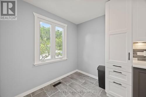6 Heath Place, London South (South T), ON 