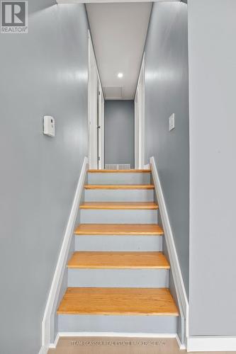 6 Heath Place, London South (South T), ON 