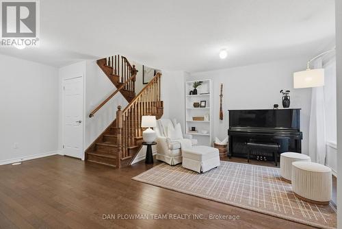14 Cornerside Way, Whitby, ON 