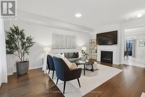 14 Cornerside Way, Whitby, ON 
