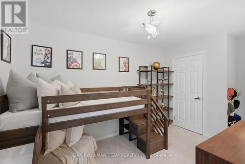 14 Cornerside Way, Whitby, ON 