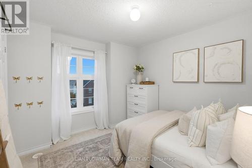 14 Cornerside Way, Whitby, ON 