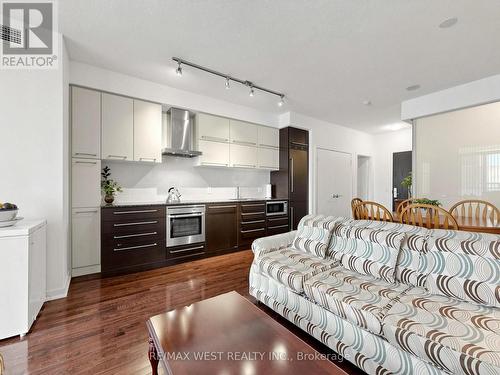 513 - 770 Bay Street, Toronto, ON 