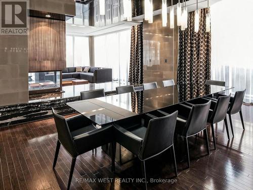 513 - 770 Bay Street, Toronto, ON 