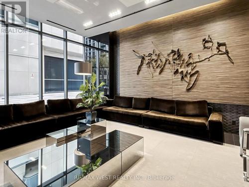 513 - 770 Bay Street, Toronto, ON 