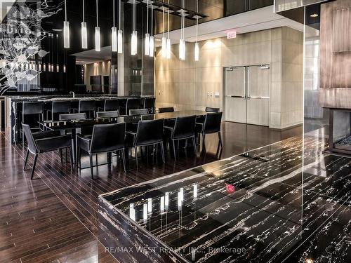 513 - 770 Bay Street, Toronto, ON 