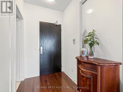513 - 770 Bay Street, Toronto, ON 