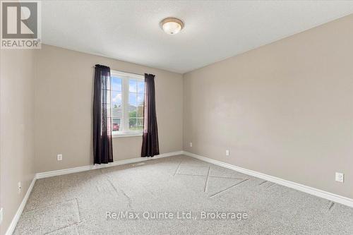 6 Chisholm Square, Belleville (Belleville Ward), ON 