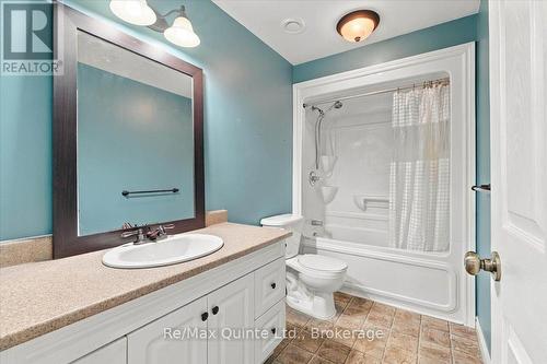 6 Chisholm Square, Belleville (Belleville Ward), ON 