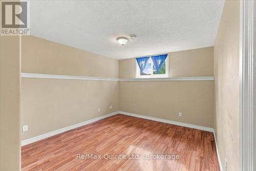 6 Chisholm Square, Belleville (Belleville Ward), ON 