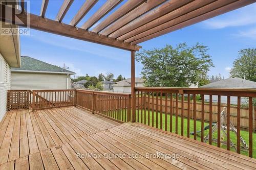 6 Chisholm Square, Belleville (Belleville Ward), ON 