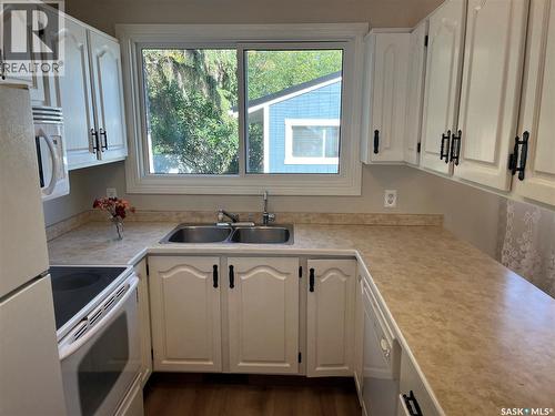 East 1928 Dewdney Avenue E, Regina, SK 