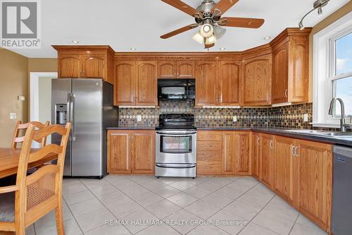 Beautiful cabinets - 28 Second Street, Edwardsburgh/Cardinal, ON 
