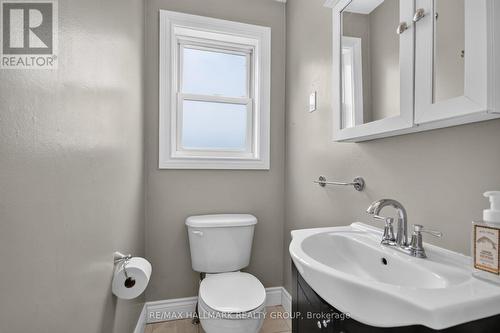 Main floor powder room - 28 Second Street, Edwardsburgh/Cardinal, ON 