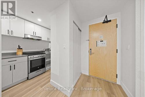 715 - 161 LAURIER AVENUE W , Ottawa, Ontario K1P 5J2 5