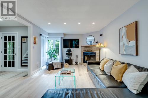 1198 Potters Wheel Crescent, Oakville, ON 
