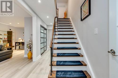 1198 Potters Wheel Crescent, Oakville, ON 