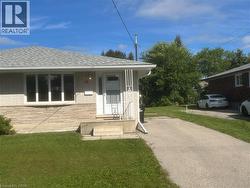 14 VOLTA Avenue Kitchener, ON N2A 2P8