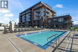 Outdoor Pool - 