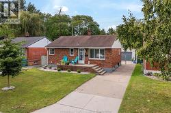 1215 CHAPPELL Windsor, ON N9C 3C8