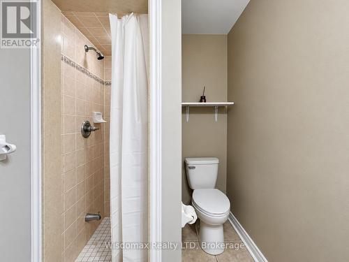 main floor full bathroom - 46 Young Crescent, Niagara-On-The-Lake (Glendale), ON 