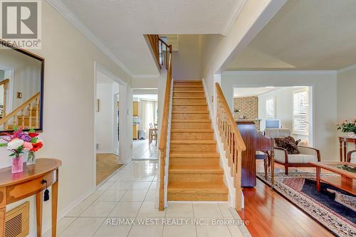 413 Camden Circle, Mississauga, ON 