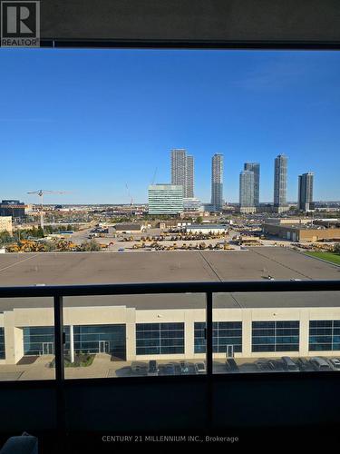 1019 - 38 Honeycrisp Crescent, Vaughan, ON 
