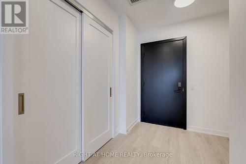 605 - 2946 DUNDAS STREET W , Toronto, Ontario M6P 1Y8 4