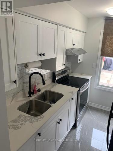 30 - 16 REXDALE BOULEVARD , Toronto, Ontario M9W 5Z3 3