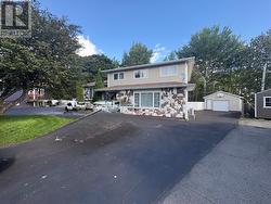 43 Dunn Place Grand Falls Windsor, NL A2A 2M2