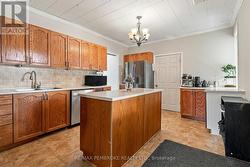 Central island and coffee station in depth - 