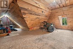 Loft space - versatile area with lots of potential - 