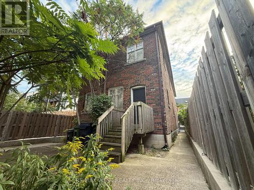 51 Augusta Avenue, Toronto, ON 