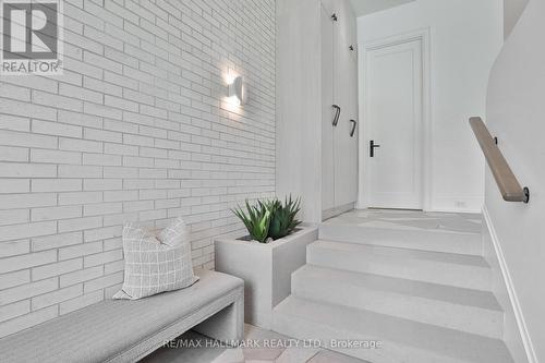 215 Ava Road, Toronto, ON 