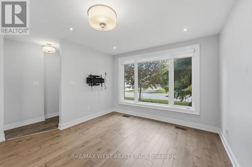 56 Seaton Drive, Aurora, ON 