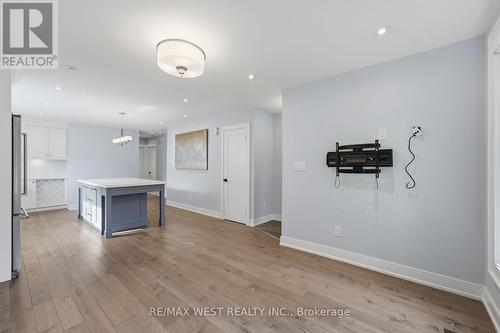 56 Seaton Drive, Aurora, ON 