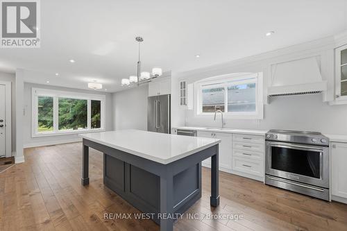 56 Seaton Drive, Aurora, ON 
