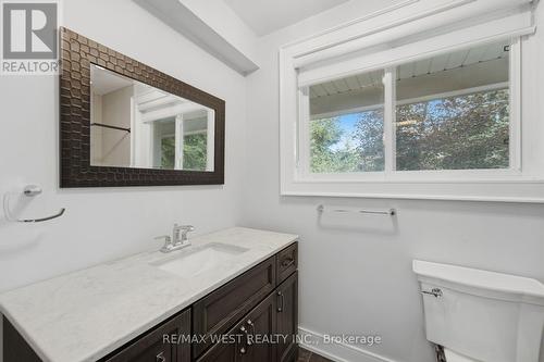 56 Seaton Drive, Aurora, ON 