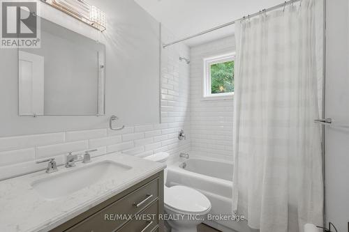 56 Seaton Drive, Aurora, ON 