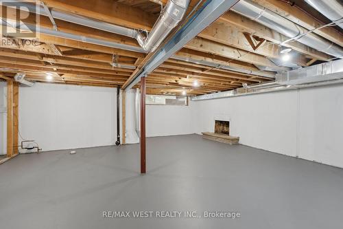 56 Seaton Drive, Aurora, ON 