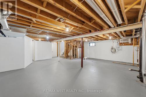 56 Seaton Drive, Aurora, ON 
